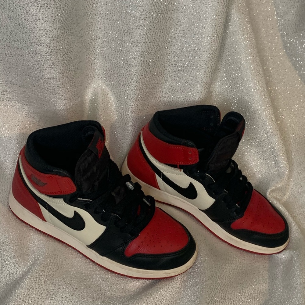 Jordan 1 Retro High “ Bred T… size 4.5
